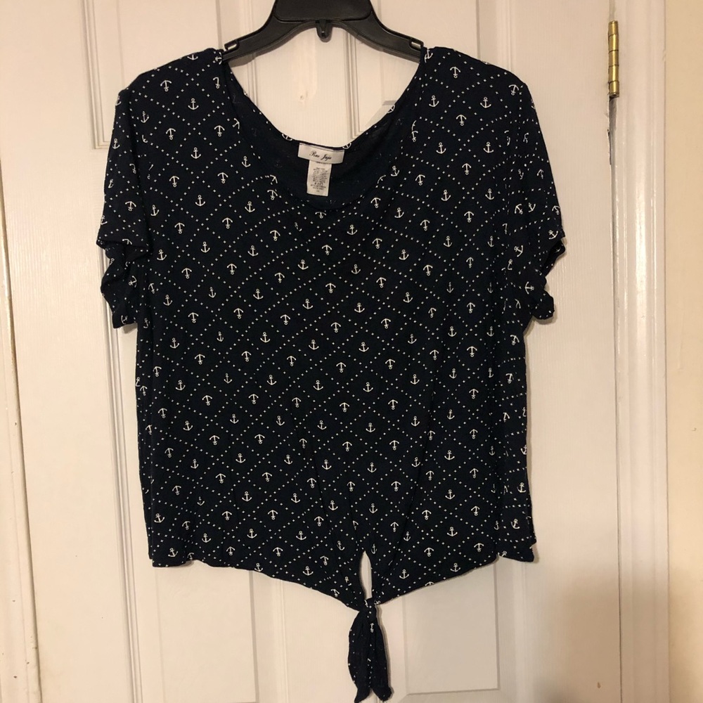 Very cute and soft navy shirt with anchors